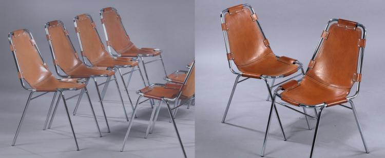 Conjunto de ocho sillas siguiendo modelos de la silla “Les Arcs” de CHARLOTTE PERRIAND, años 70.